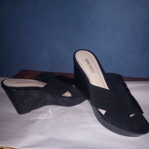 Nine West Black Sandals Sleek and Versatile